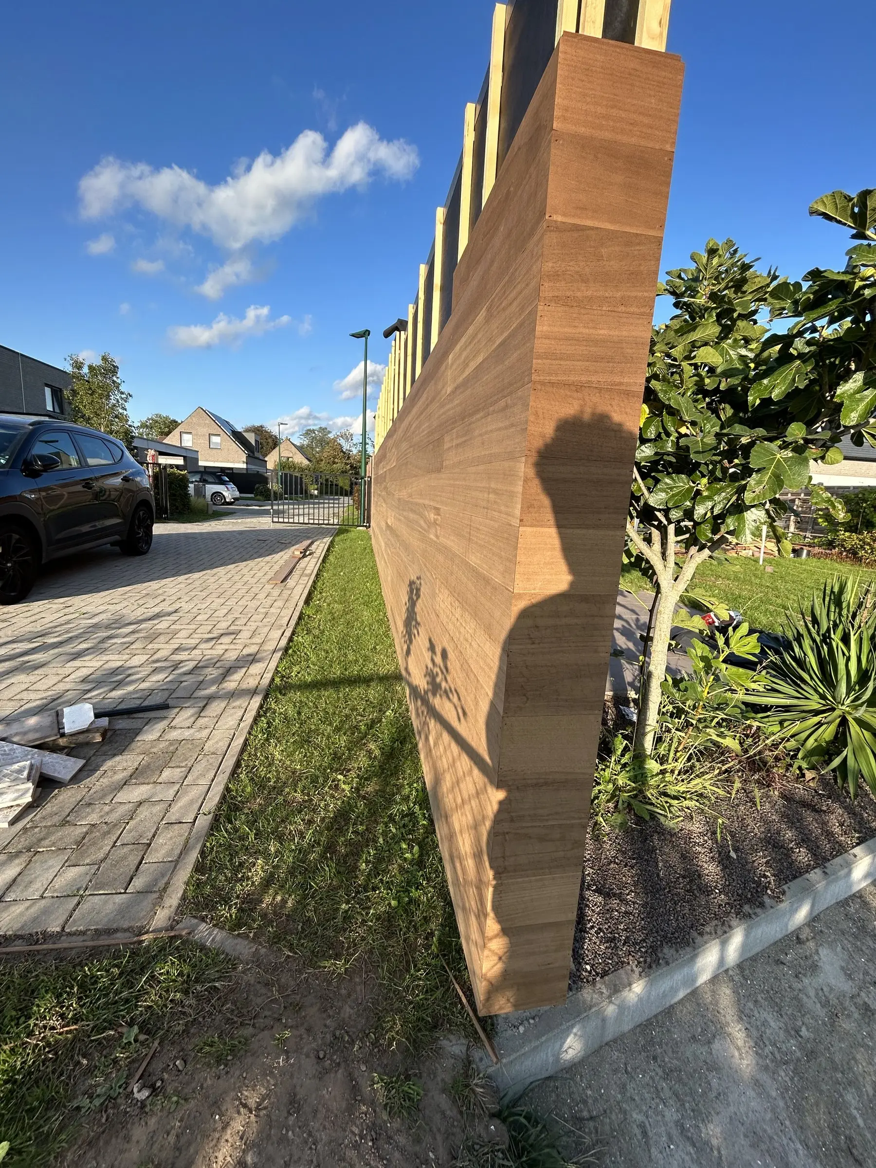 Afsluiting van bovenaf bekleed in hardhout