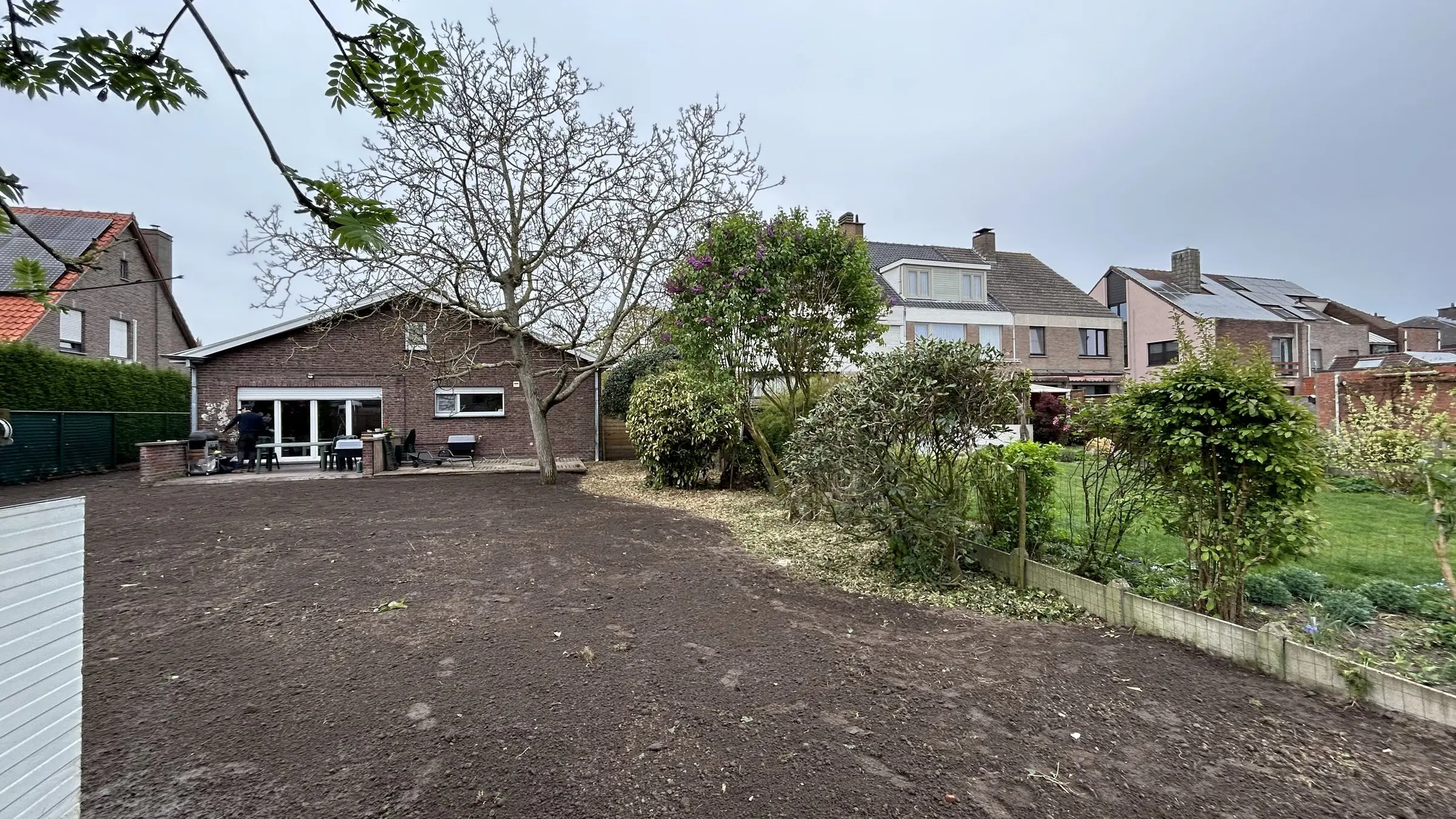 Geëgaliseerd terrein achter de woning